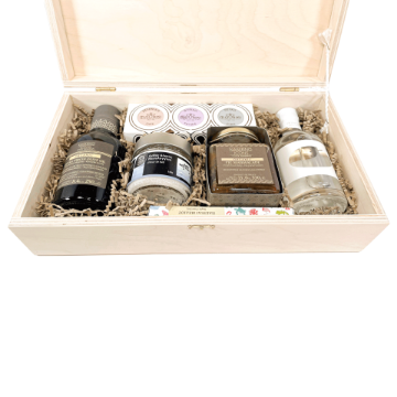 A Unique Gift of Greece in a Wooden Gift Box A Unique Gift of Greece in a Wooden Gift Box